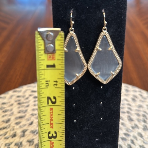 RARE Kendra Scott Grey Cats Eyes Slate Gold tone Alexandra Earrings - Picture 3 of 4